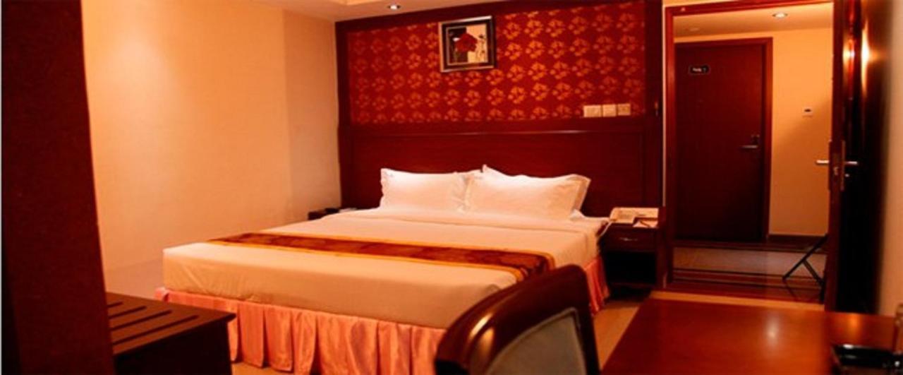 Hotel Hiton Perintalmanna Esterno foto