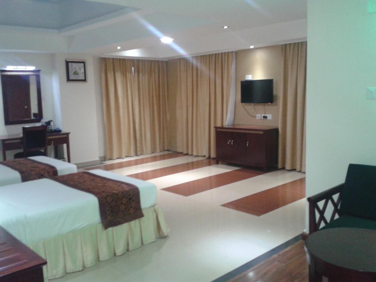 Hotel Hiton Perintalmanna Camera foto